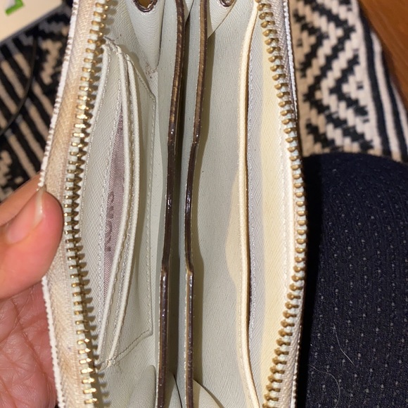 Michael Kors bag with wallet - Picture 3 of 6